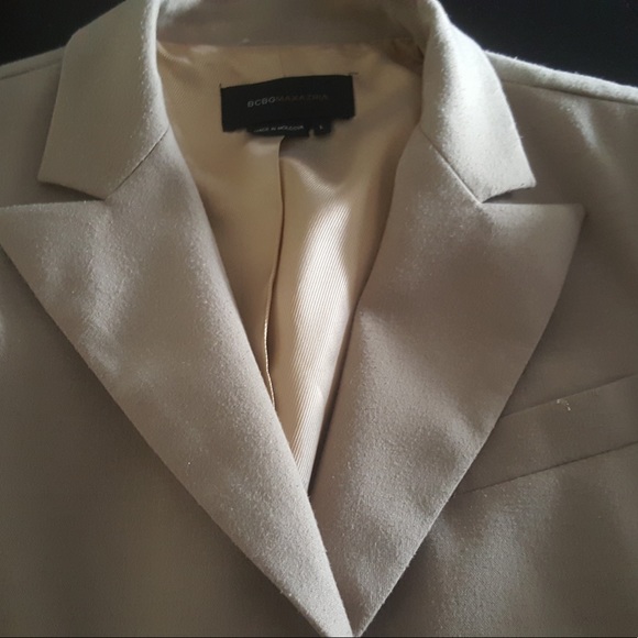 Ladies Suit.  BCBG Max Azeris Soft wool Capri Suit. - Picture 2 of 8